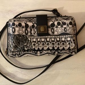 Sakroots crossbody, like new.